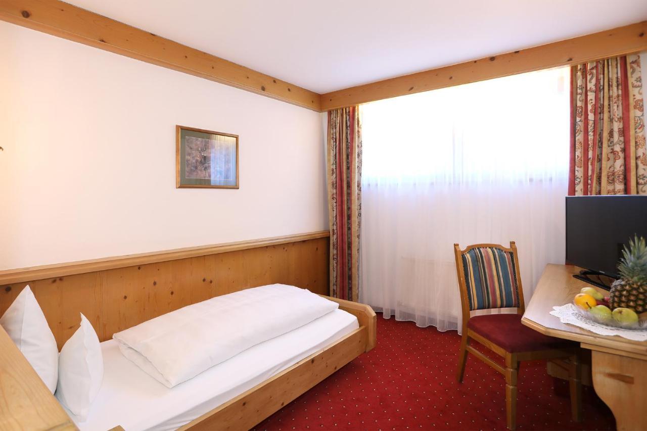 Hotel Almhof Neustift im Stubaital Exterior photo
