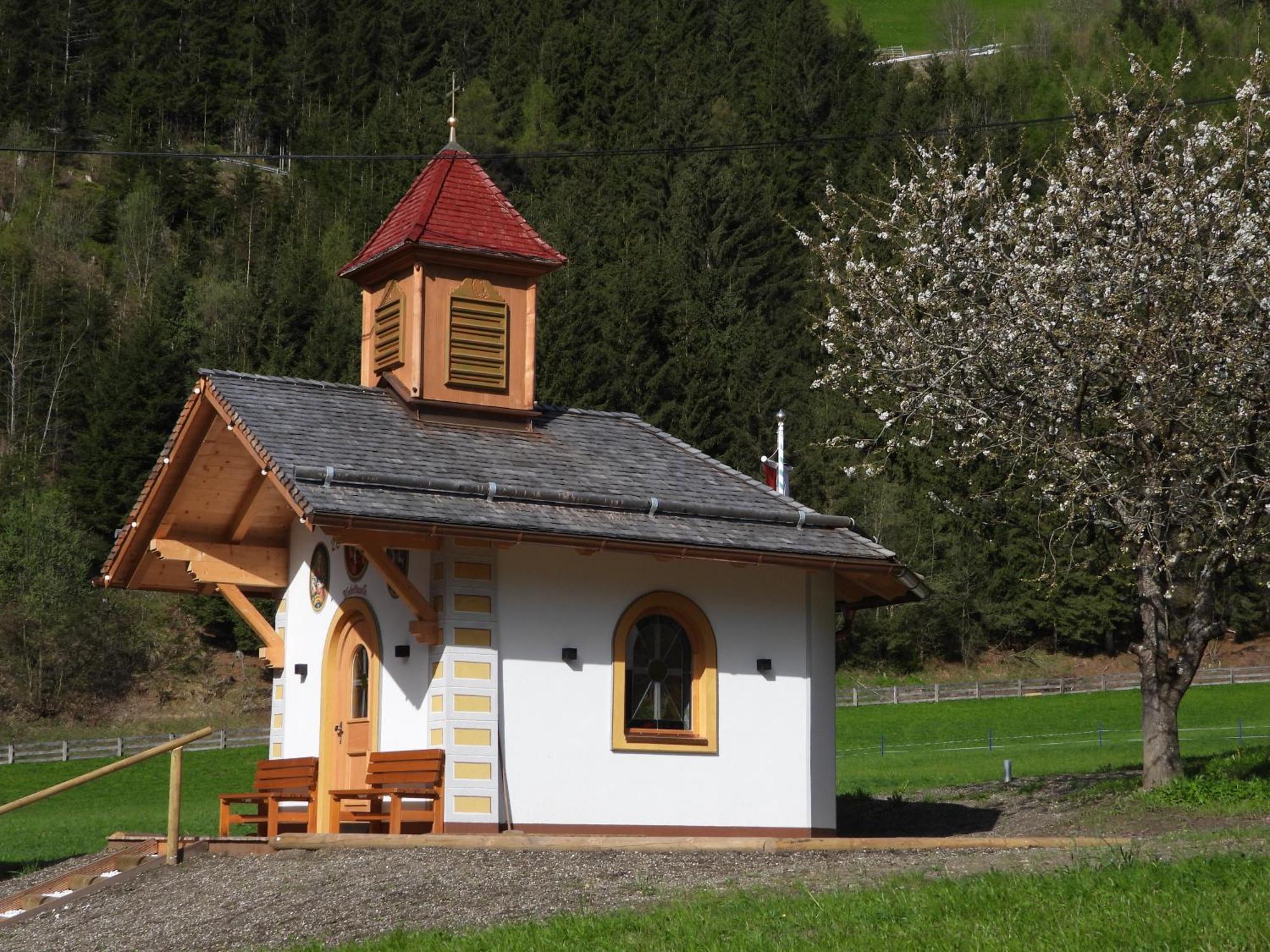 Hotel Almhof Neustift im Stubaital Exterior photo