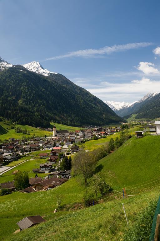 Hotel Almhof Neustift im Stubaital Exterior photo